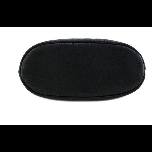 ✨NEW PRICE✨ Tassel Crossbody with Emblem - Picture 3 of 5